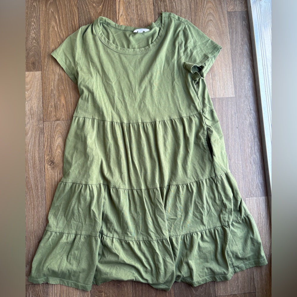 Time and Tru Olive Green Tiered Short Sleeve Dress